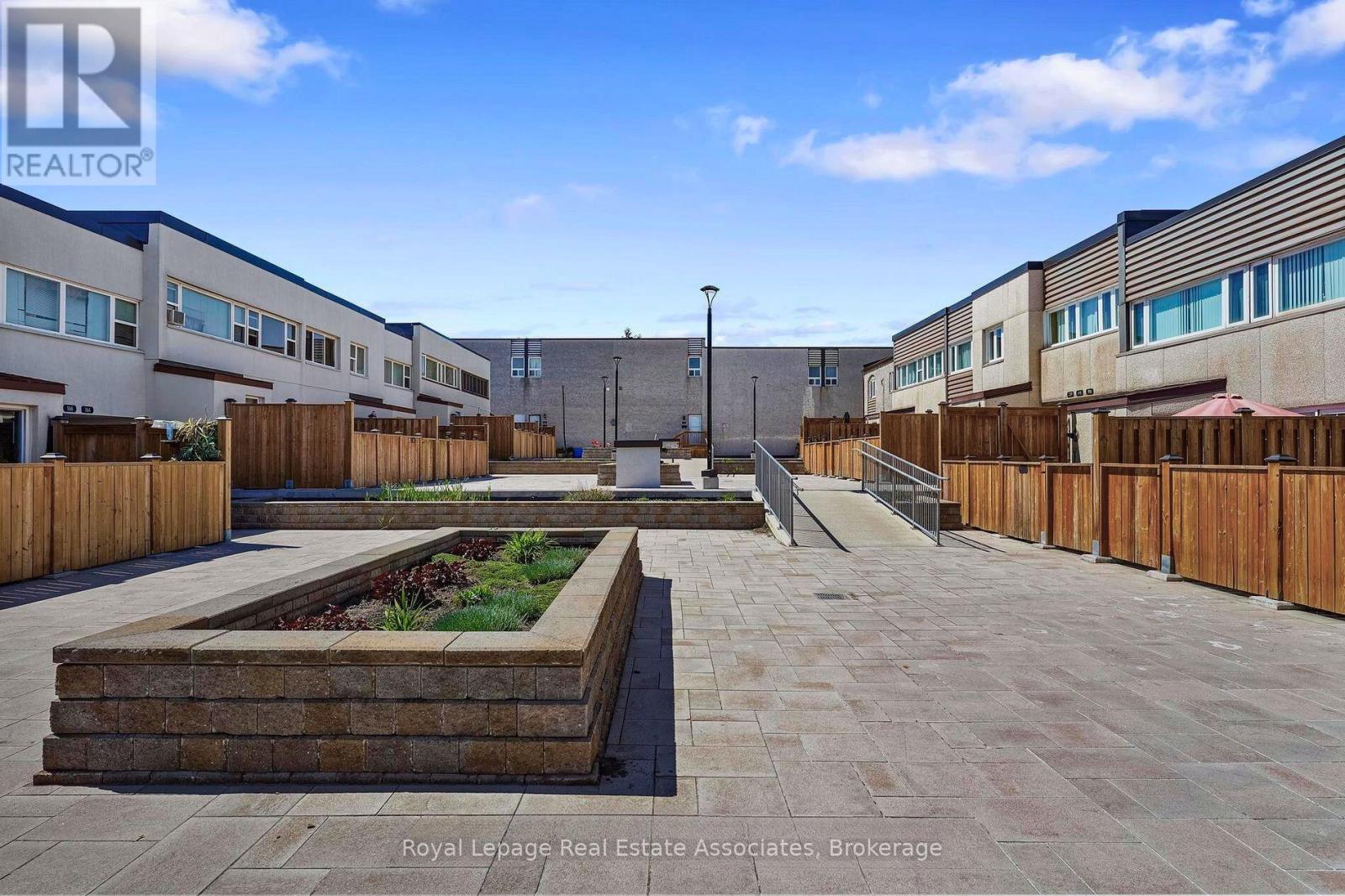 222 - 1055 Dundas Street E, Mississauga, Ontario  L4Y 3X6 - Photo 32 - W12959846