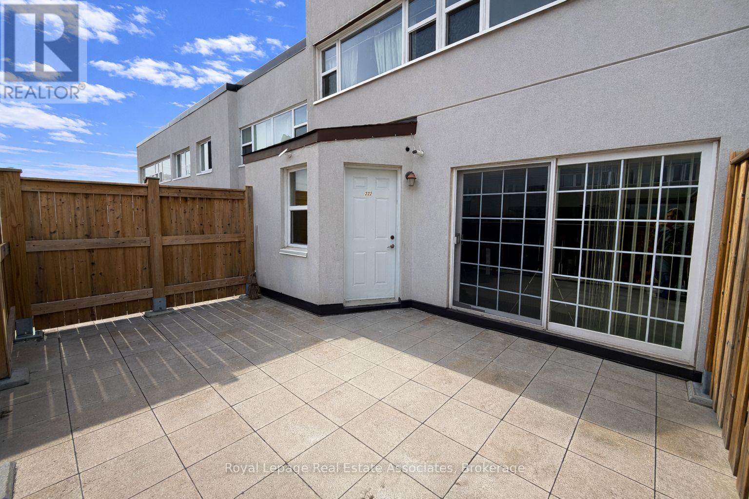 222 - 1055 Dundas Street E, Mississauga, Ontario  L4Y 3X6 - Photo 4 - W12959846