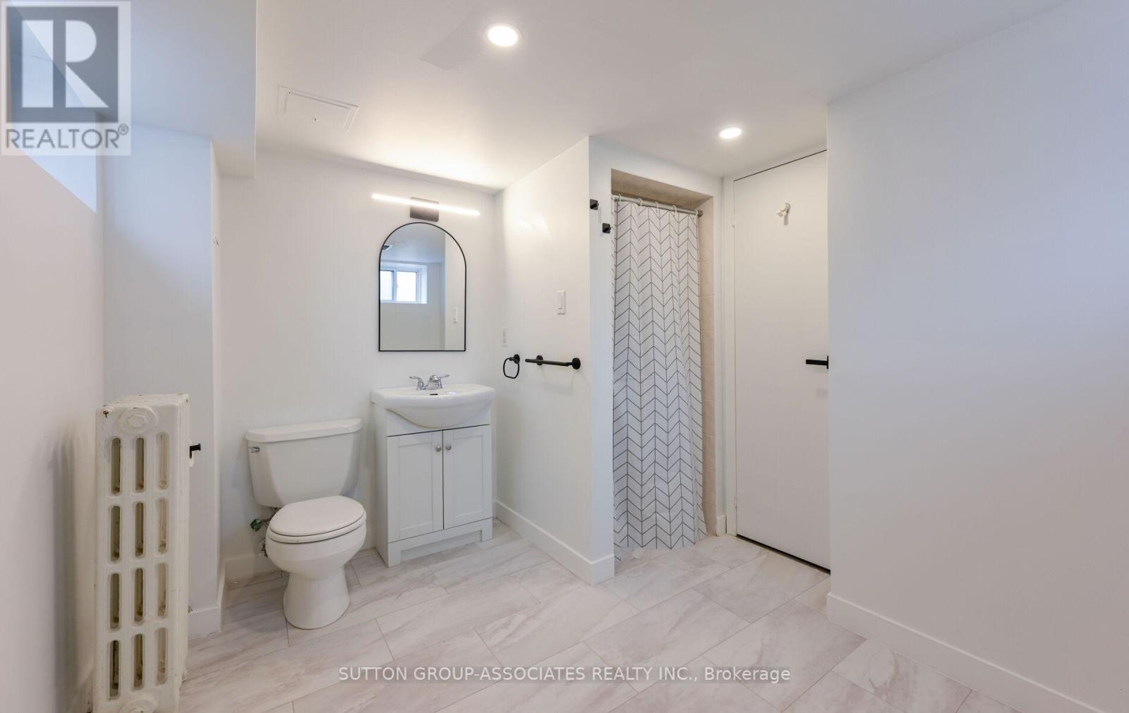 Lower - 24 Alyward Street, Toronto (Beechborough-Greenbrook), Ontario  M6M 3L3 - Photo 15 - W12959854