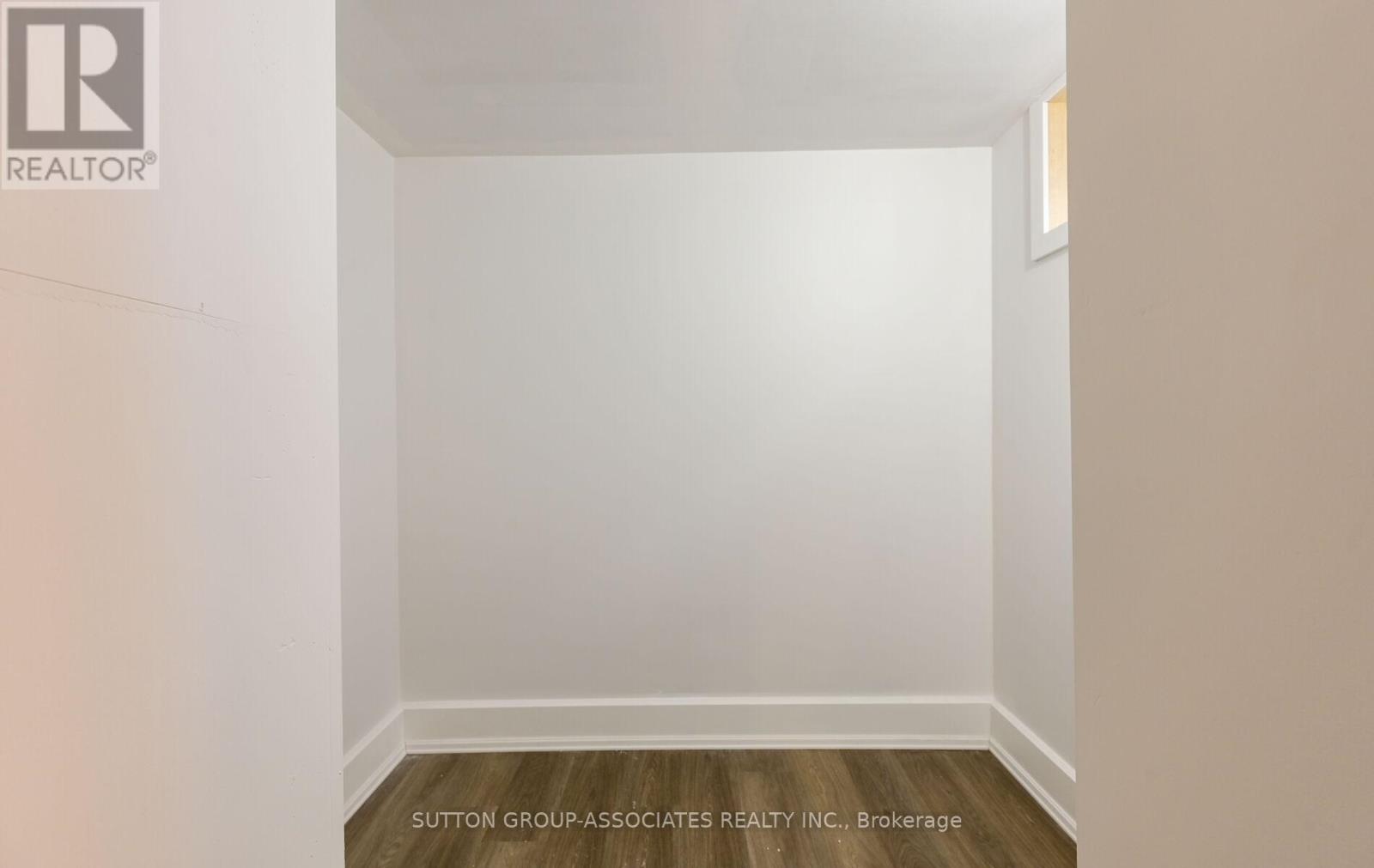 Lower - 24 Alyward Street, Toronto (Beechborough-Greenbrook), Ontario  M6M 3L3 - Photo 17 - W12959854