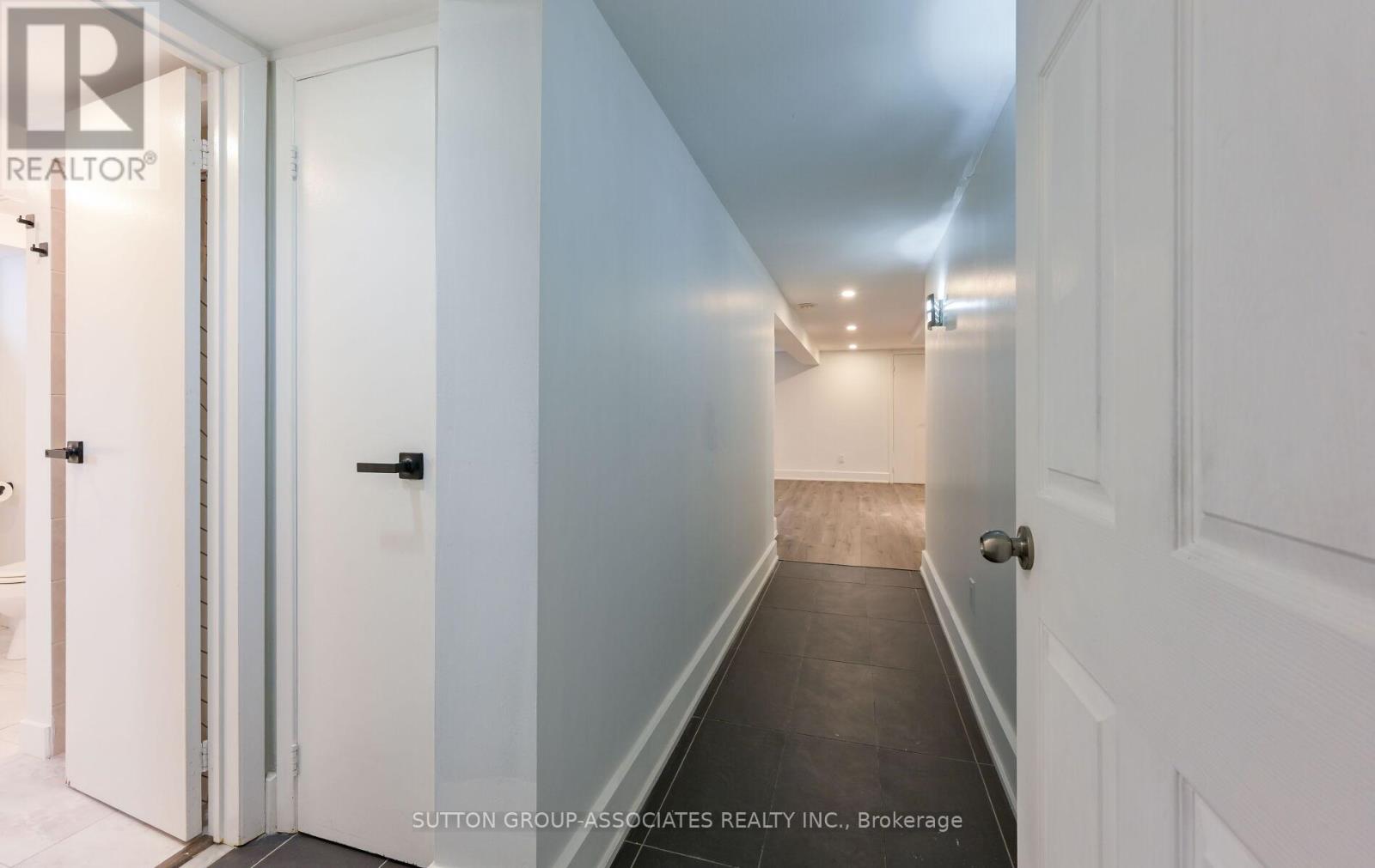 Lower - 24 Alyward Street, Toronto (Beechborough-Greenbrook), Ontario  M6M 3L3 - Photo 18 - W12959854