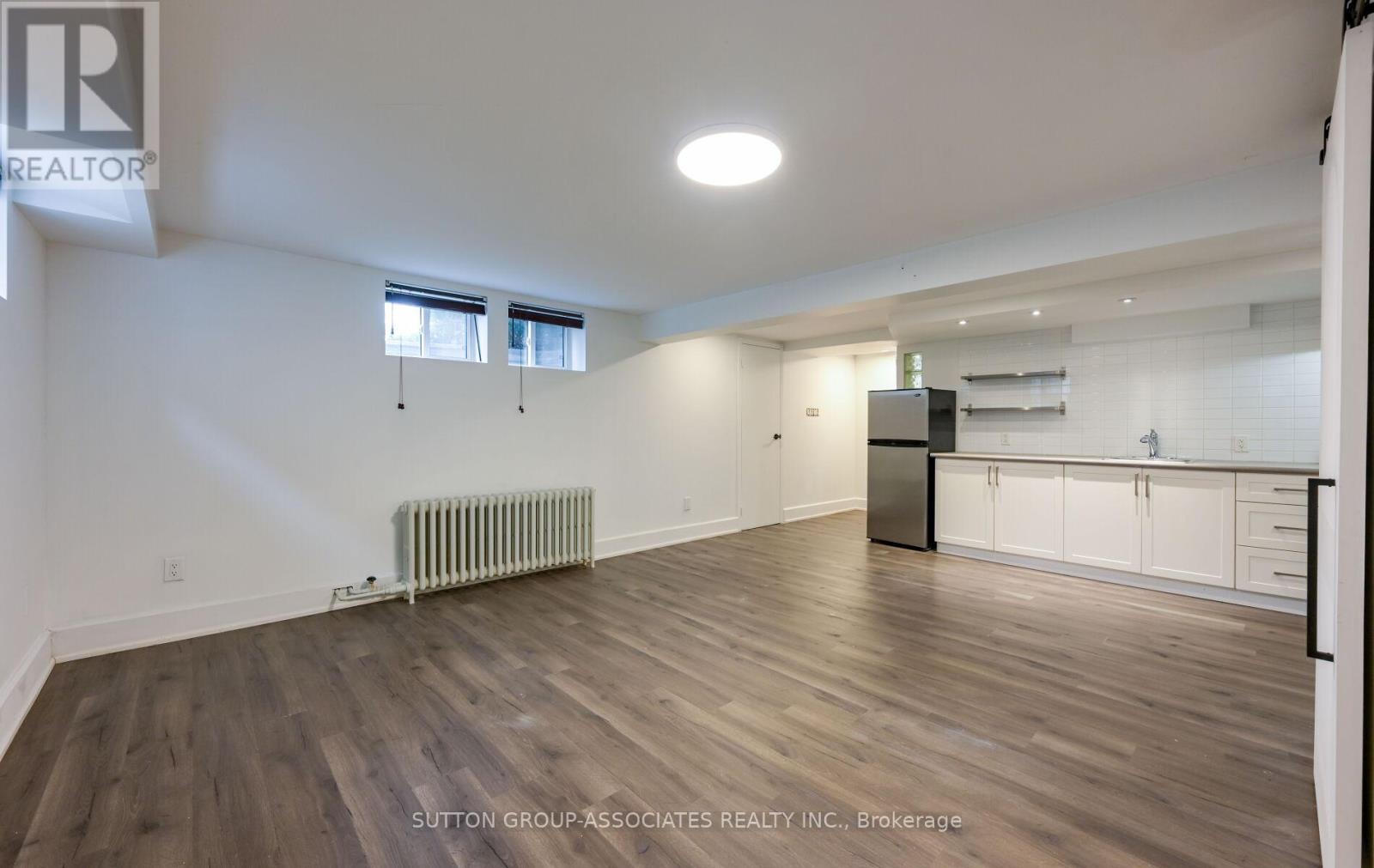 Lower - 24 Alyward Street, Toronto (Beechborough-Greenbrook), Ontario  M6M 3L3 - Photo 6 - W12959854