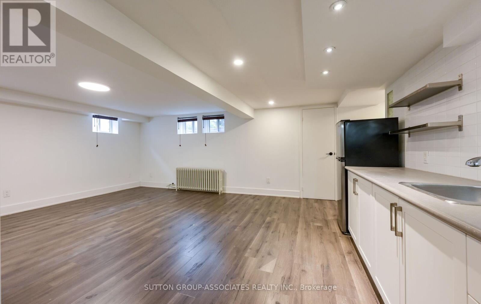 Lower - 24 Alyward Street, Toronto (Beechborough-Greenbrook), Ontario  M6M 3L3 - Photo 7 - W12959854