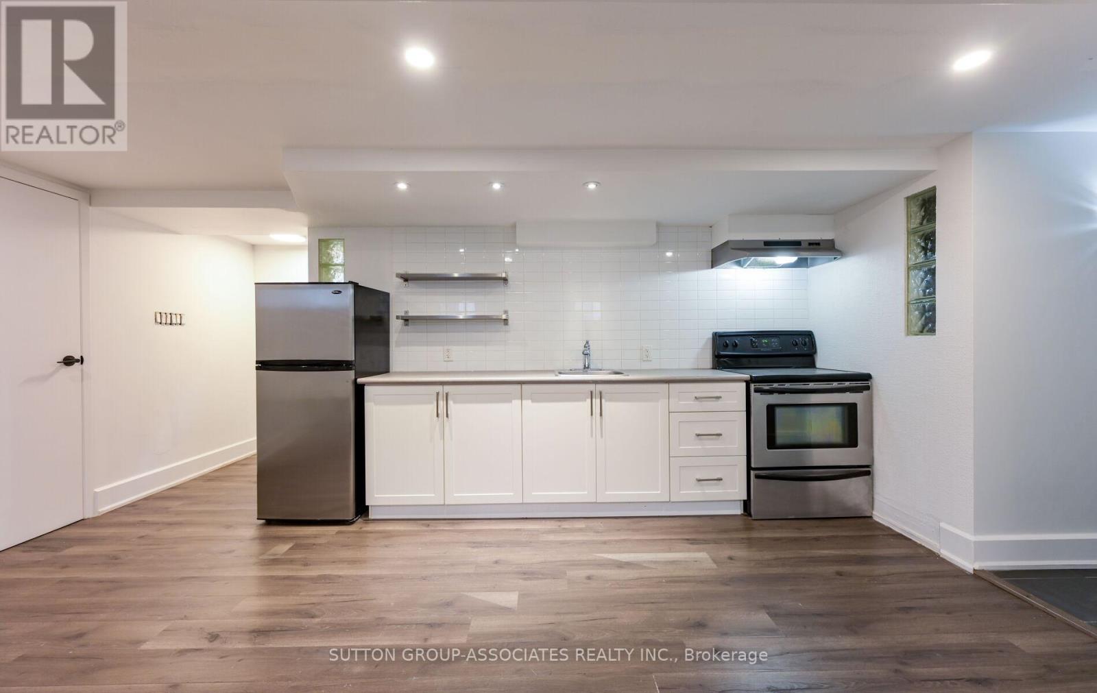 Lower - 24 Alyward Street, Toronto (Beechborough-Greenbrook), Ontario  M6M 3L3 - Photo 8 - W12959854