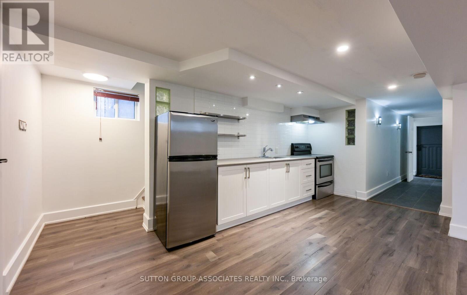 Lower - 24 Alyward Street, Toronto (Beechborough-Greenbrook), Ontario  M6M 3L3 - Photo 9 - W12959854