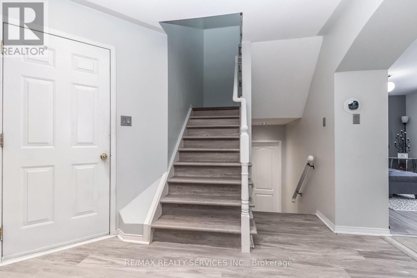 359 Edenbrook Hill Drive, Brampton, Ontario  L7A 2N4 - Photo 18 - W12959864