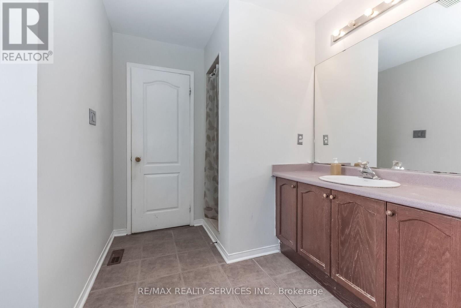 359 Edenbrook Hill Drive, Brampton, Ontario  L7A 2N4 - Photo 22 - W12959864