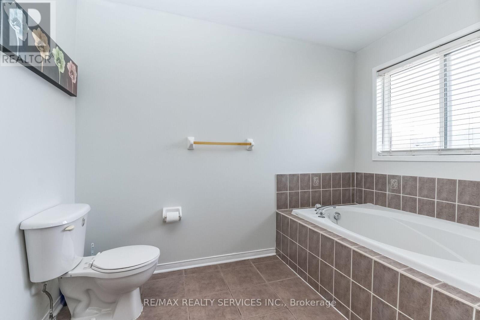 359 Edenbrook Hill Drive, Brampton, Ontario  L7A 2N4 - Photo 23 - W12959864