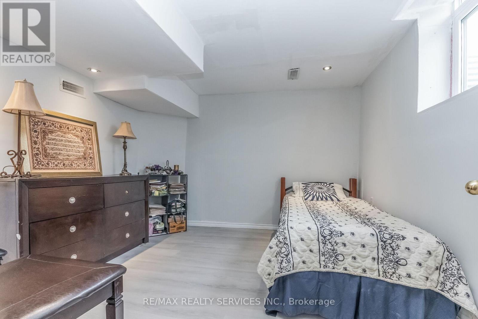 359 Edenbrook Hill Drive, Brampton, Ontario  L7A 2N4 - Photo 34 - W12959864