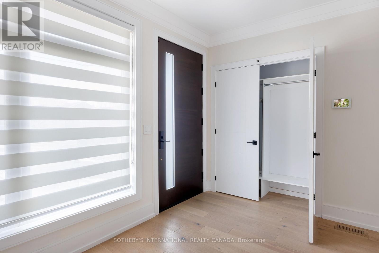 54 A Trueman Avenue, Toronto, Ontario  M8Z 5A2 - Photo 2 - W12959878