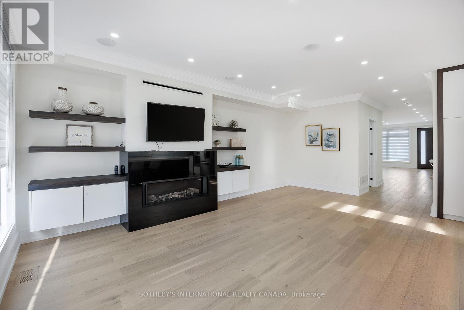 54 A Trueman Avenue, Toronto, Ontario  M8Z 5A2 - Photo 9 - W12959878