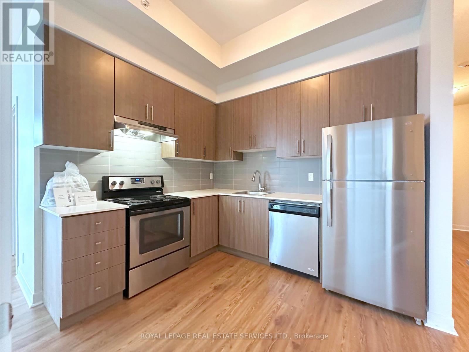 304 - 188 Clark Boulevard, Brampton, Ontario  L6T 0J2 - Photo 4 - W12959898