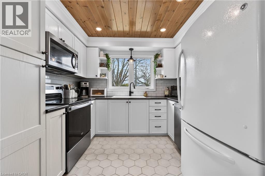 51 Elgar Avenue, Hamilton, Ontario  L9C 4E3 - Photo 8 - 40816142