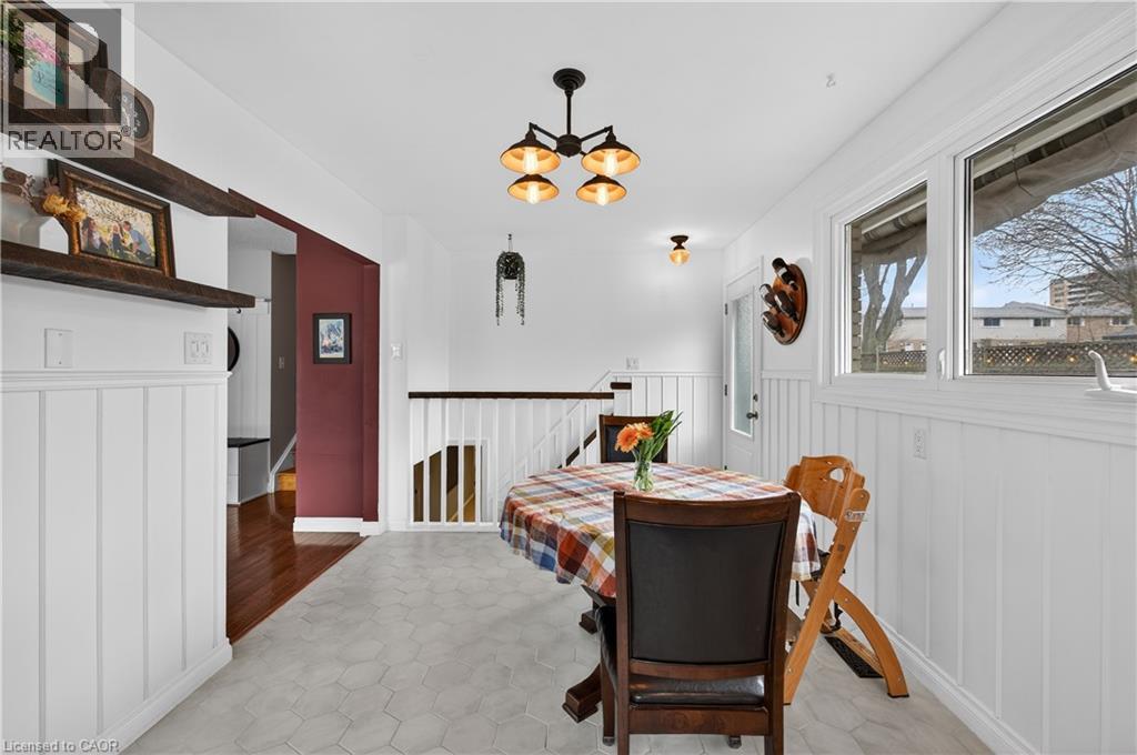 51 Elgar Avenue, Hamilton, Ontario  L9C 4E3 - Photo 12 - 40816142