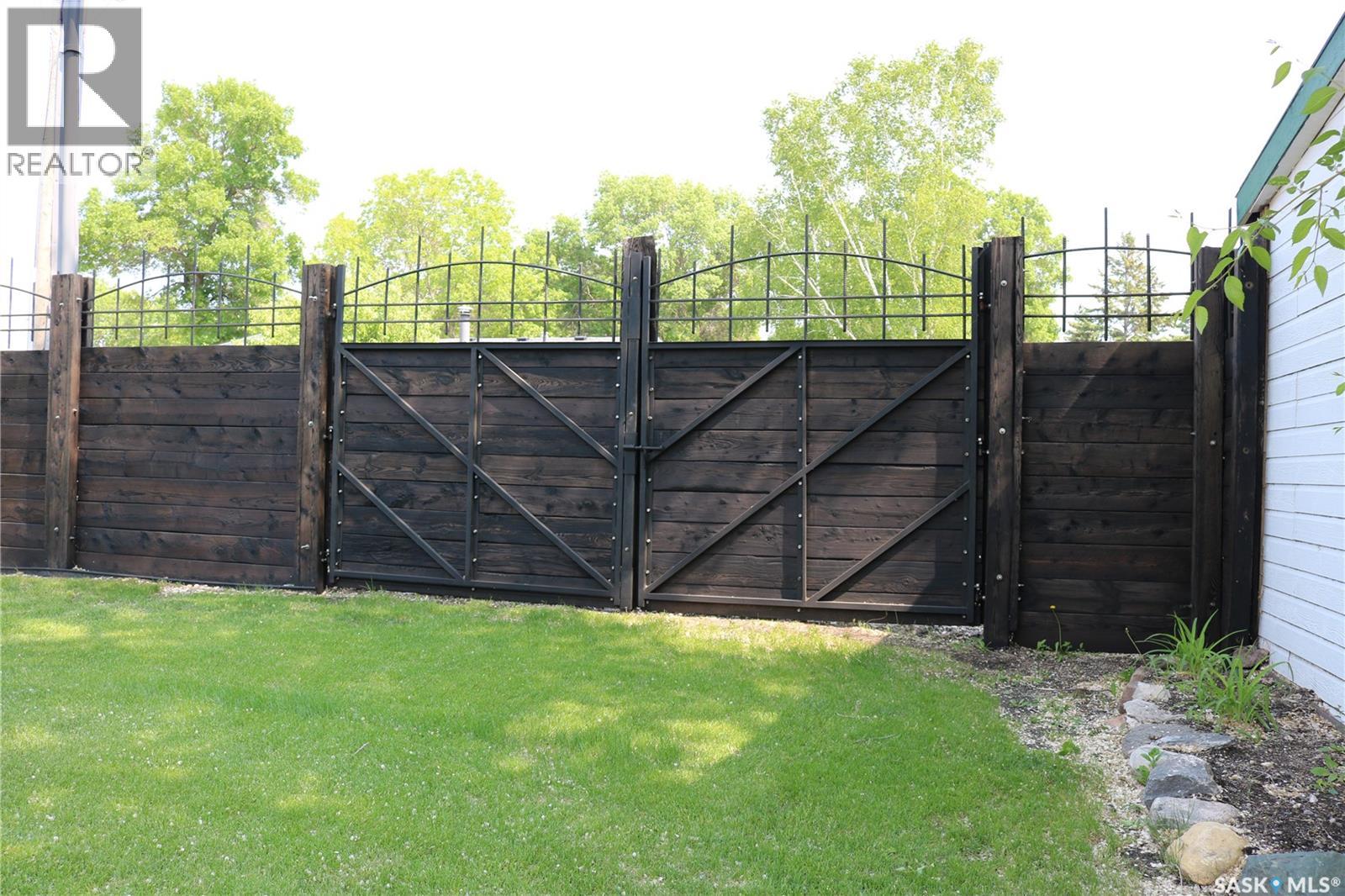 1001 Mark Avenue, Moosomin, Saskatchewan  S0G 3N0 - Photo 45 - SK032133