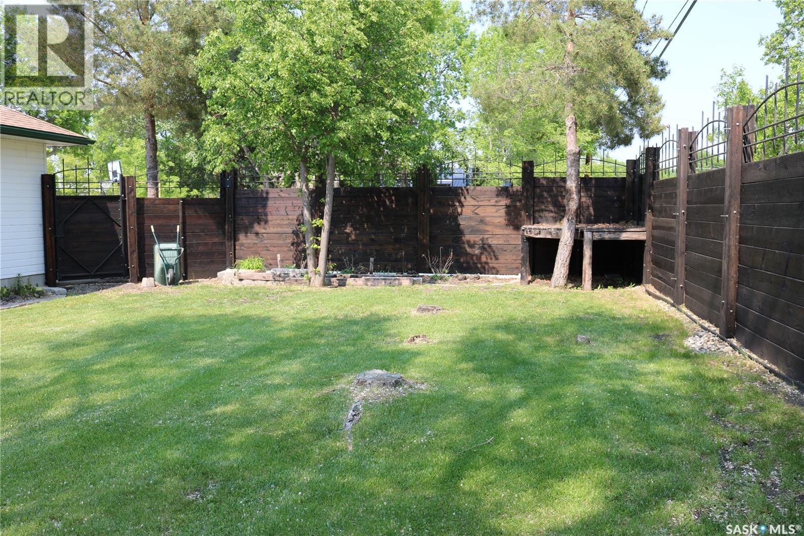 1001 Mark Avenue, Moosomin, Saskatchewan  S0G 3N0 - Photo 46 - SK032133