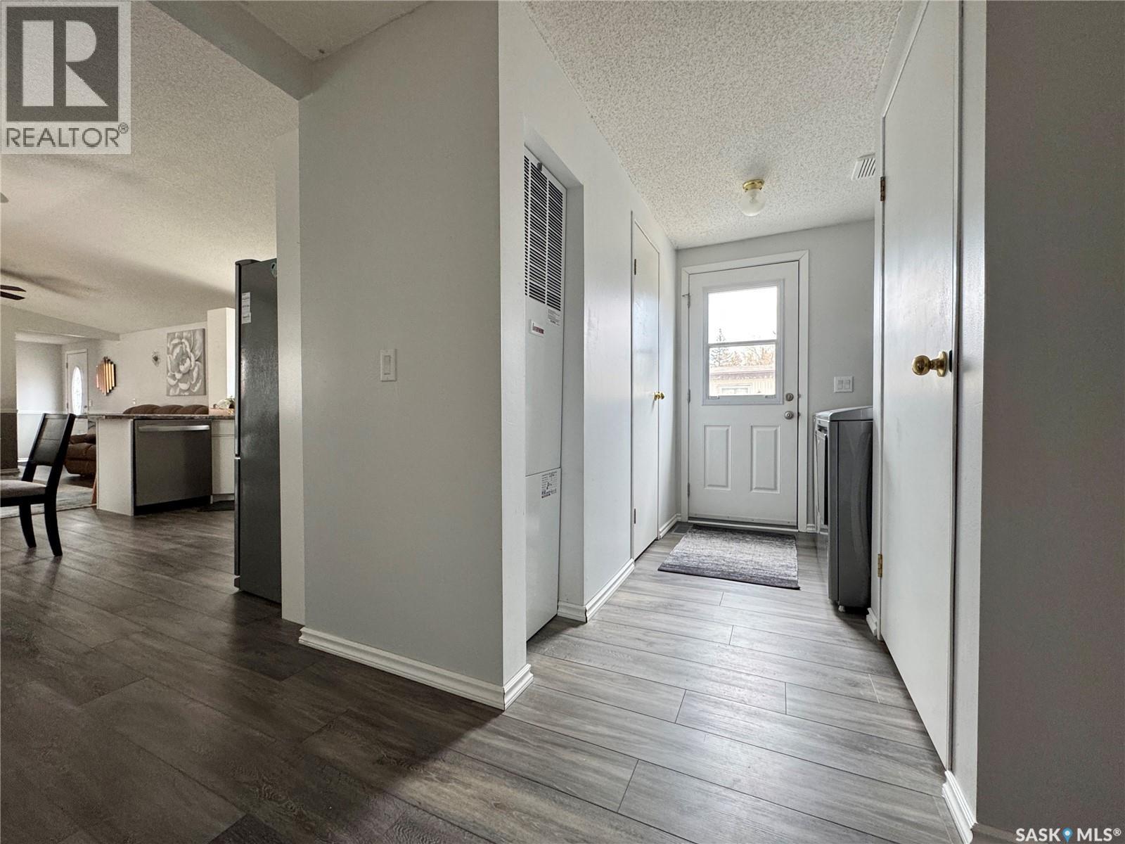 317 Riedel Avenue E, Langenburg, Saskatchewan  S0A 2A0 - Photo 2 - SK031984