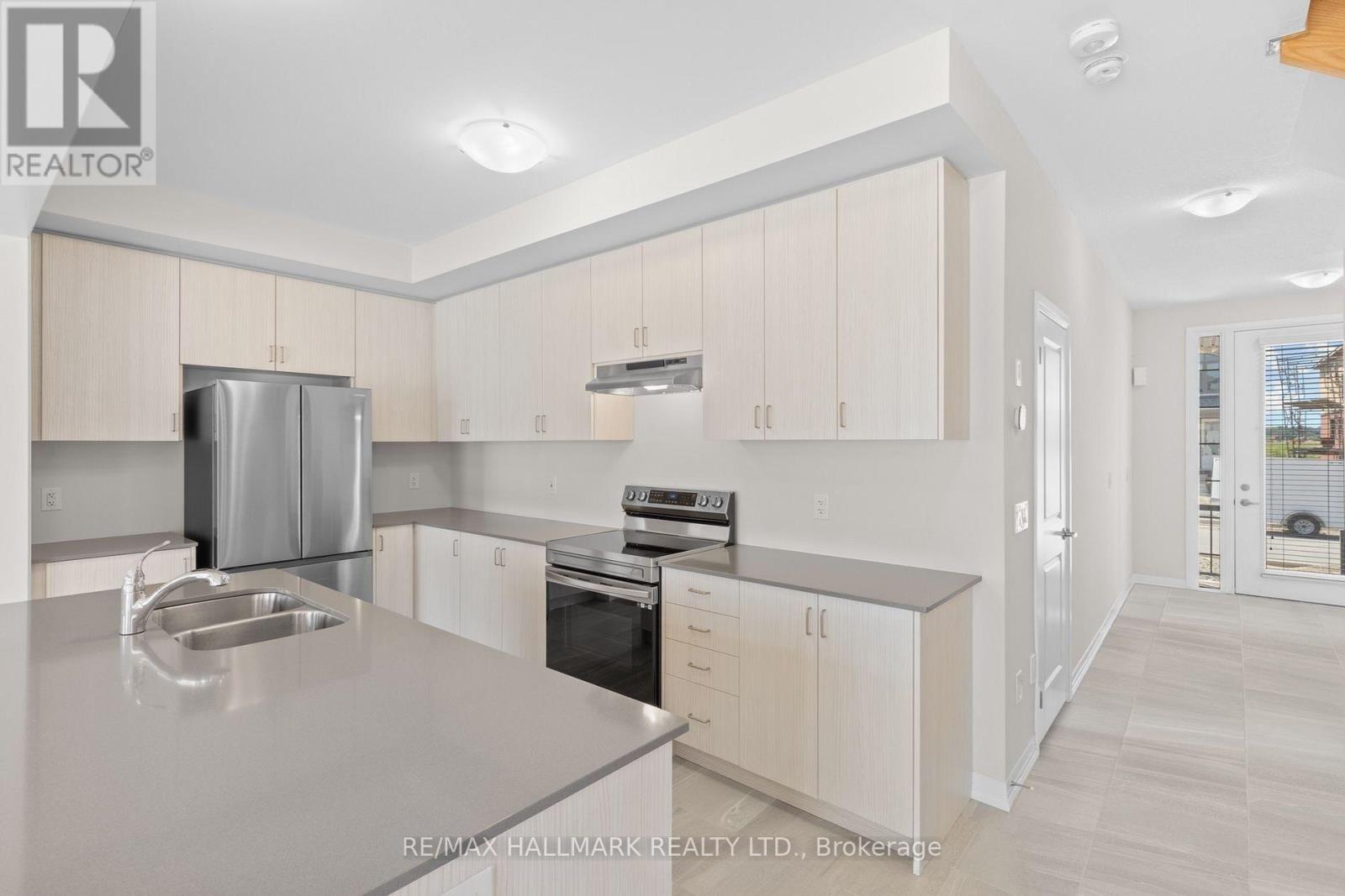 16 Crossmore Crescent, Cambridge, Ontario  N1S 0C7 - Photo 9 - X12959896