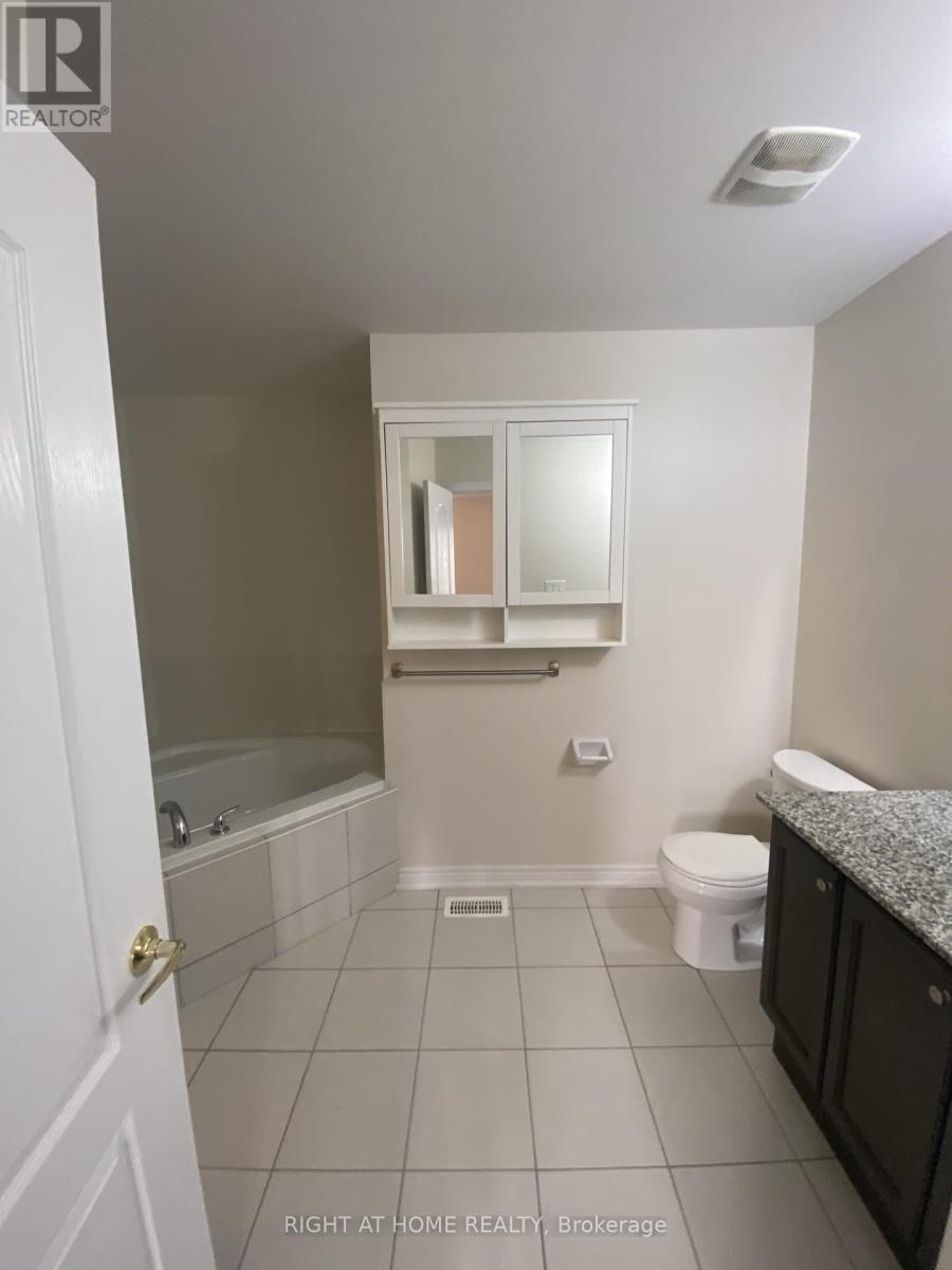 13 Templar Street, Brampton, Ontario  L6Y 2Y2 - Photo 10 - W12883032