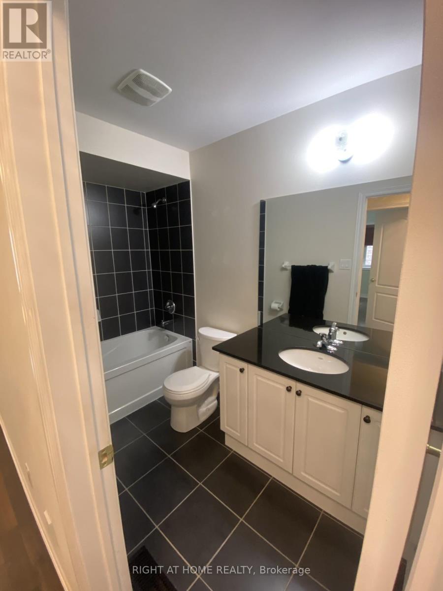 13 Templar Street, Brampton, Ontario  L6Y 2Y2 - Photo 13 - W12883032