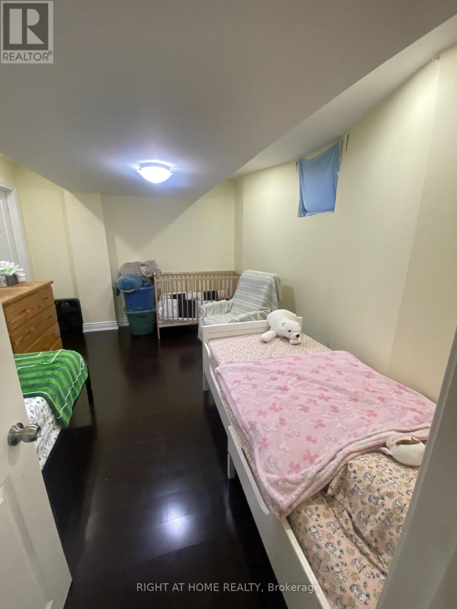 13 Templar Street, Brampton, Ontario  L6Y 2Y2 - Photo 19 - W12883032