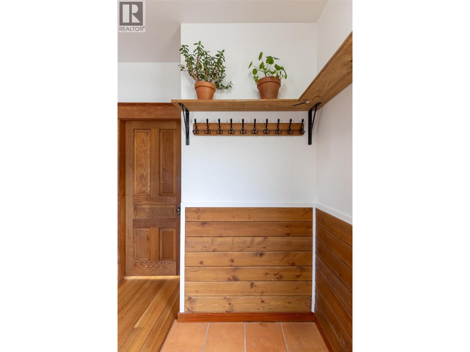 392 6th Avenue, Fernie, British Columbia  V0B 1M0 - Photo 11 - 10382110