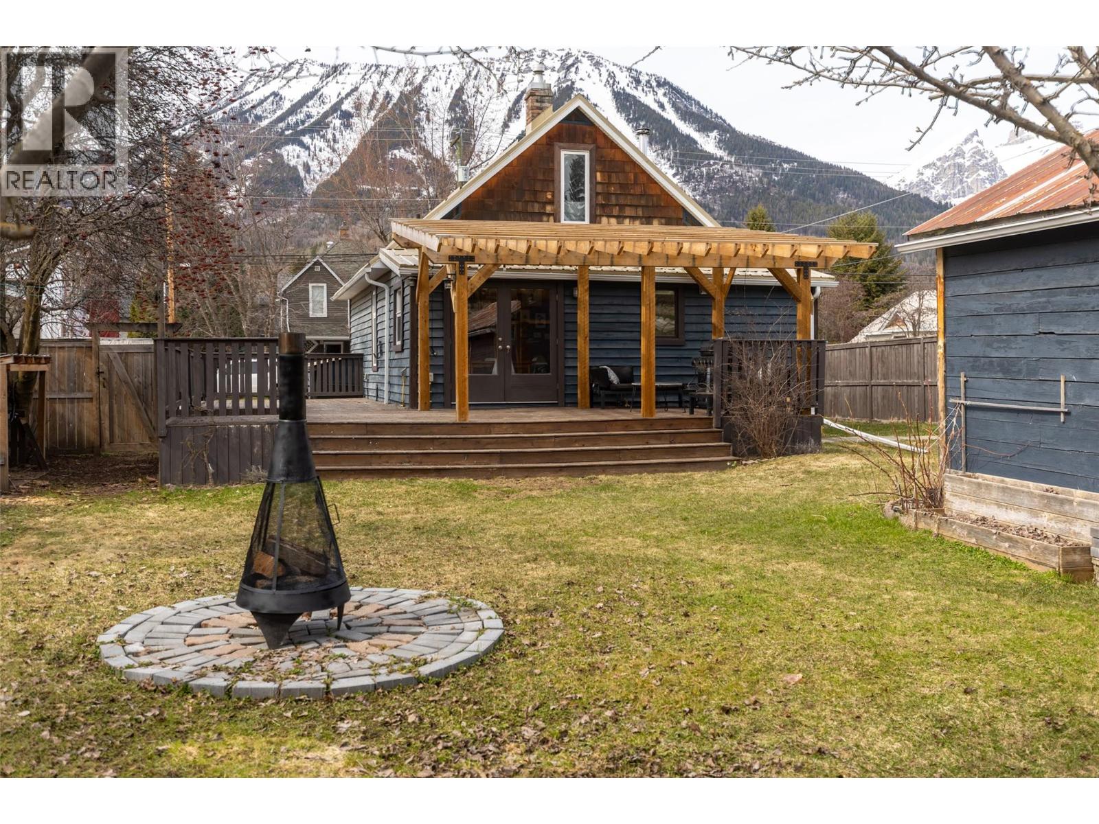 392 6th Avenue, Fernie, British Columbia  V0B 1M0 - Photo 3 - 10382110