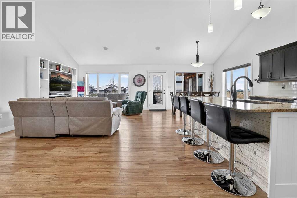 64 Riverhurst Cove W, Lethbridge, Alberta  T1K 6Y8 - Photo 5 - A2299252