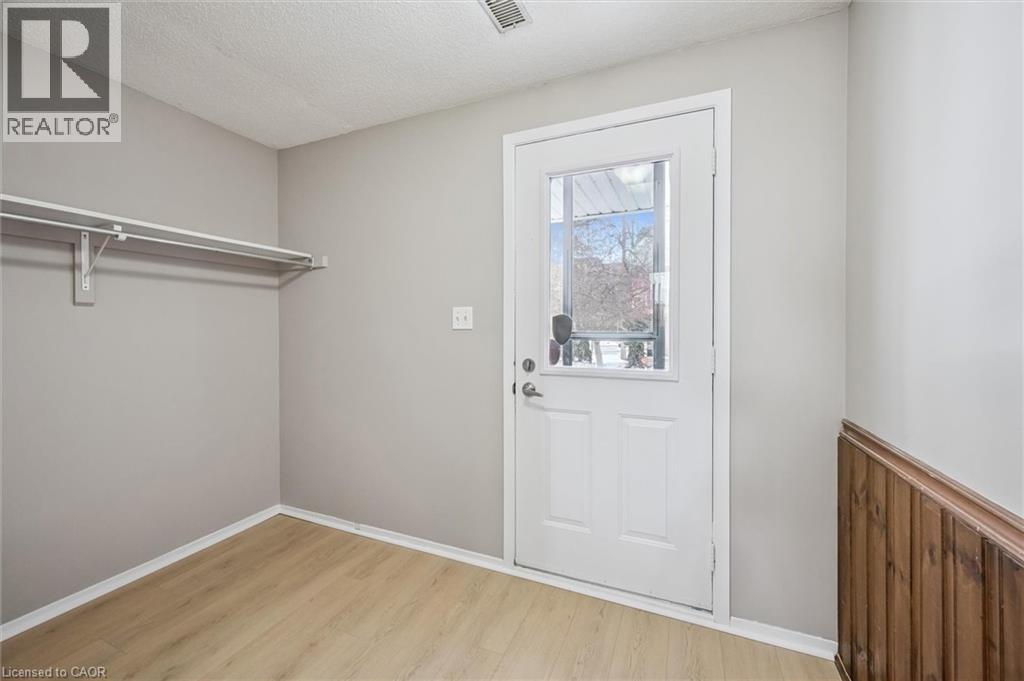 54 Green Valley Drive Unit# 1, Kitchener, Ontario  N2P 1Z9 - Photo 3 - 40813235