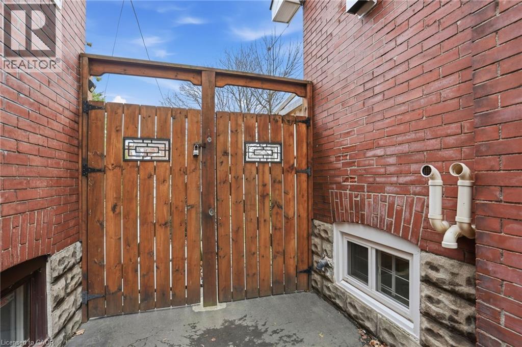 223 Park Row S, Hamilton, Ontario  L8K 2K4 - Photo 42 - 40813285