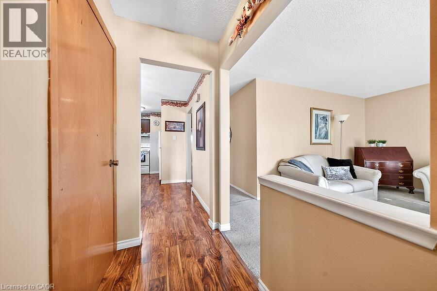 66 Highridge Avenue, Hamilton, Ontario  L8E 2S1 - Photo 4 - 40814940