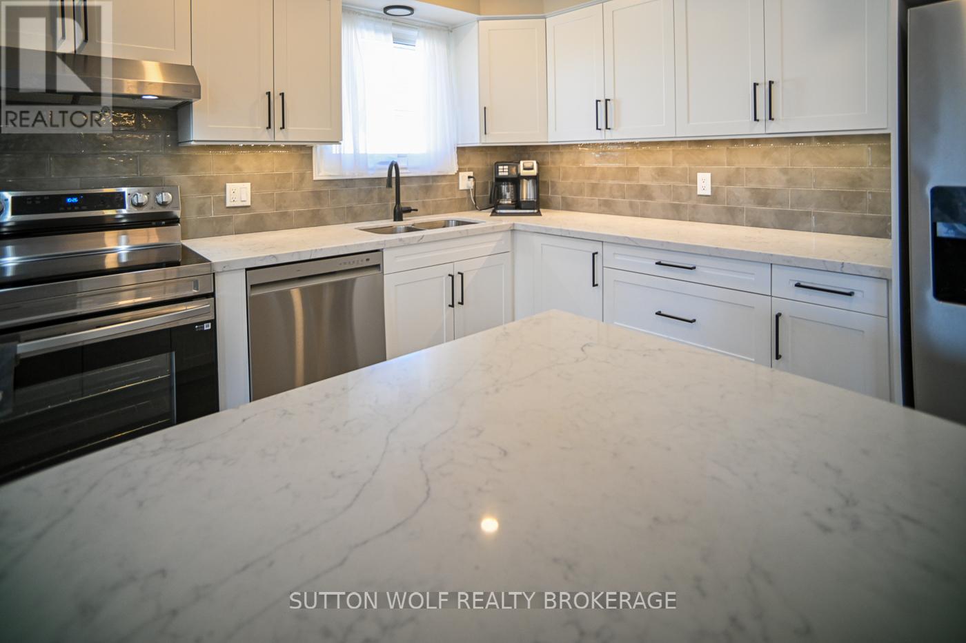 2272 Bentim Road, Strathroy-Caradoc, Ontario  N0L 1W0 - Photo 12 - X12959986