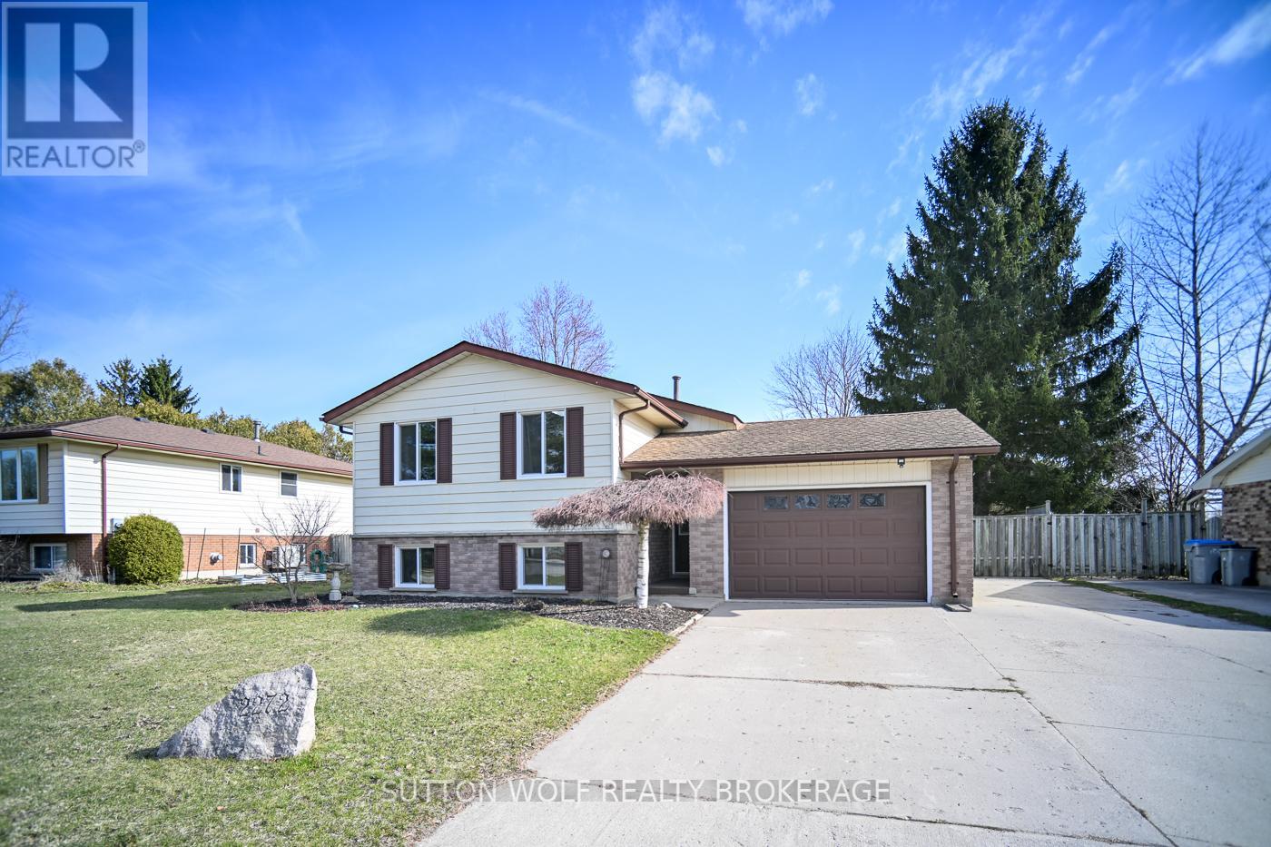 2272 Bentim Road, Strathroy-Caradoc, Ontario  N0L 1W0 - Photo 2 - X12959986