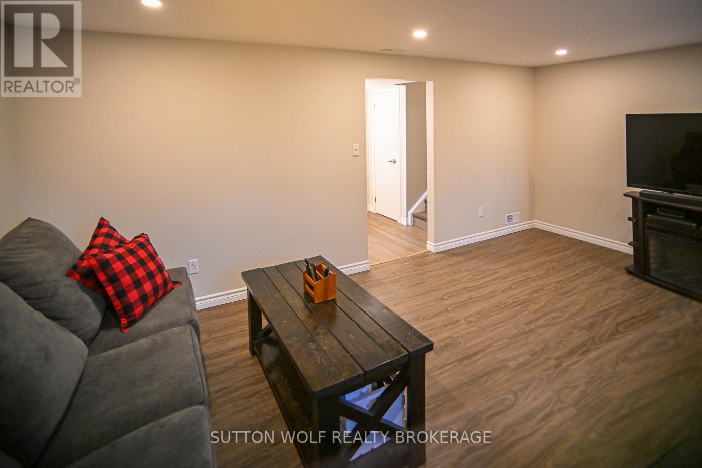 2272 Bentim Road, Strathroy-Caradoc, Ontario  N0L 1W0 - Photo 24 - X12959986