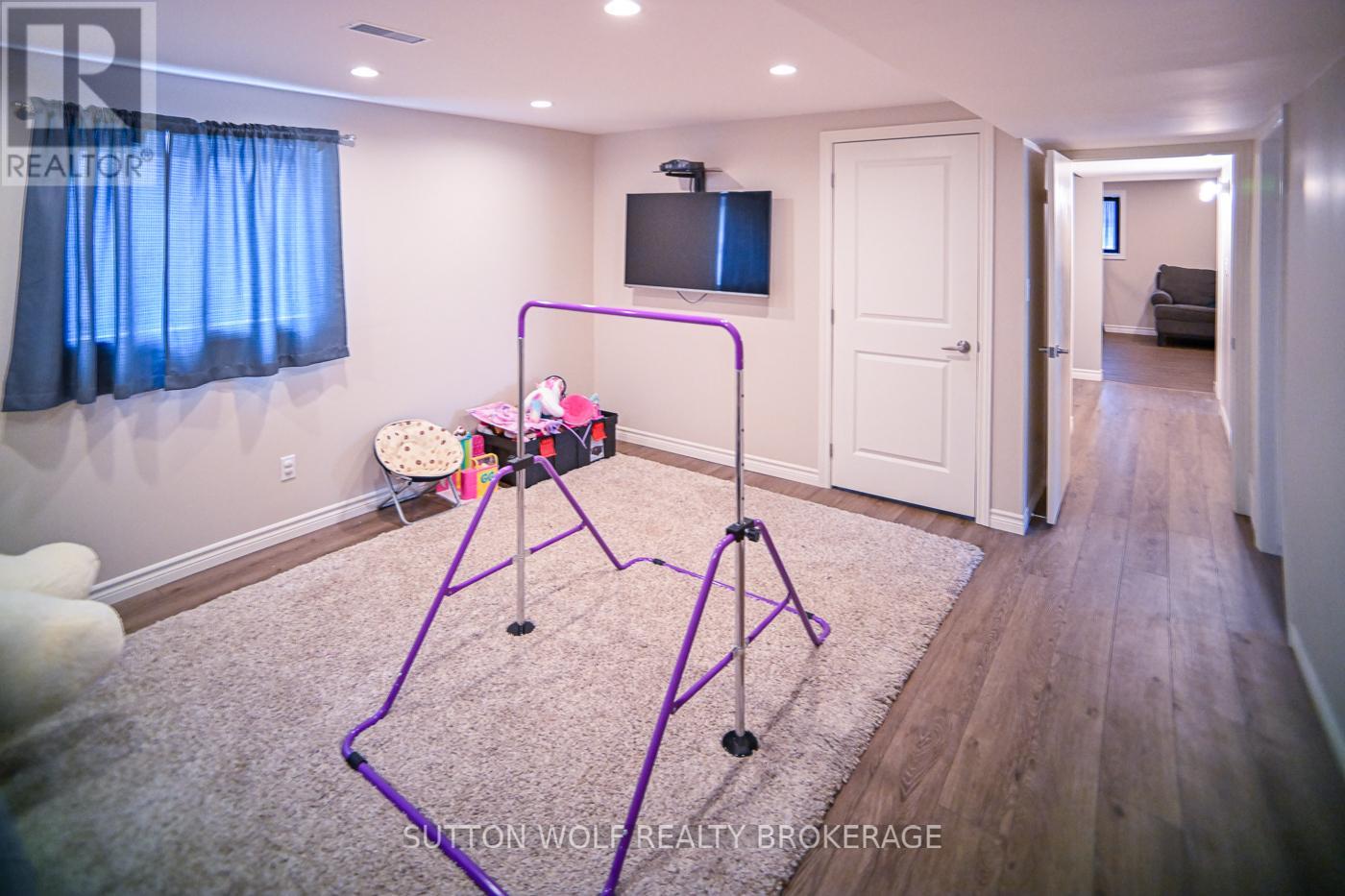 2272 Bentim Road, Strathroy-Caradoc, Ontario  N0L 1W0 - Photo 27 - X12959986