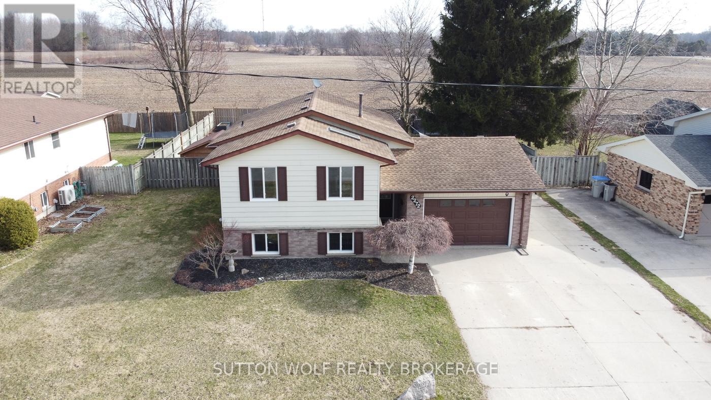 2272 Bentim Road, Strathroy-Caradoc, Ontario  N0L 1W0 - Photo 41 - X12959986