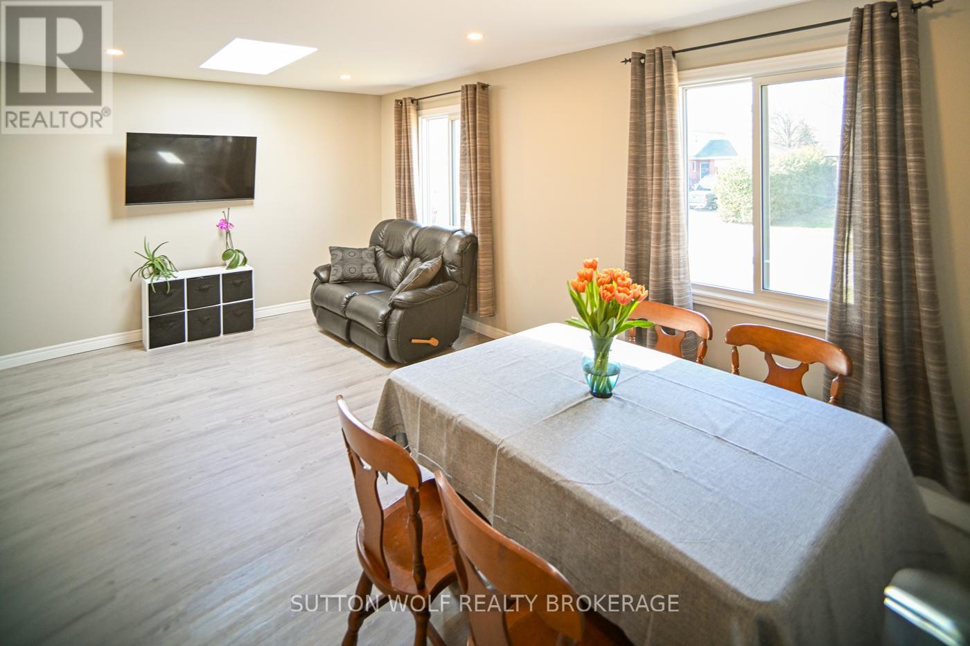 2272 Bentim Road, Strathroy-Caradoc, Ontario  N0L 1W0 - Photo 6 - X12959986