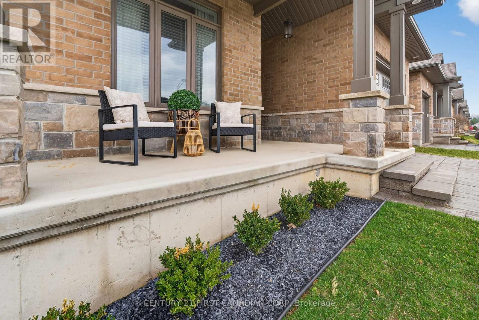 12-159 Collins Way Street, Strathroy-Caradoc, Ontario  N7G 0G8 - Photo 3 - X12960022