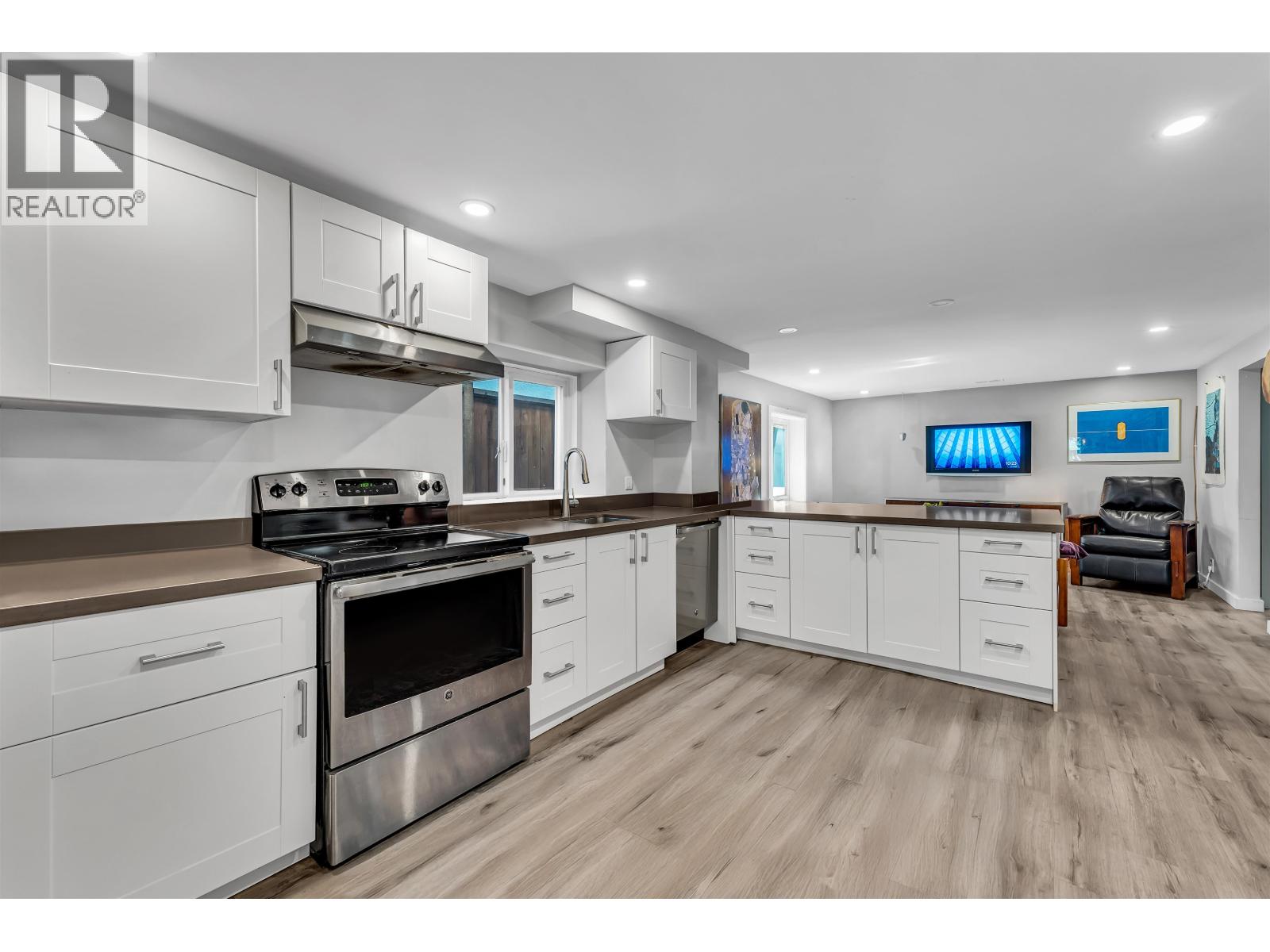 Listing Picture 19 of 26 : 2925 MCGILL STREET, Vancouver / 溫哥華 - 魯藝地產 Yvonne Lu Group - MLS Medallion Club Member