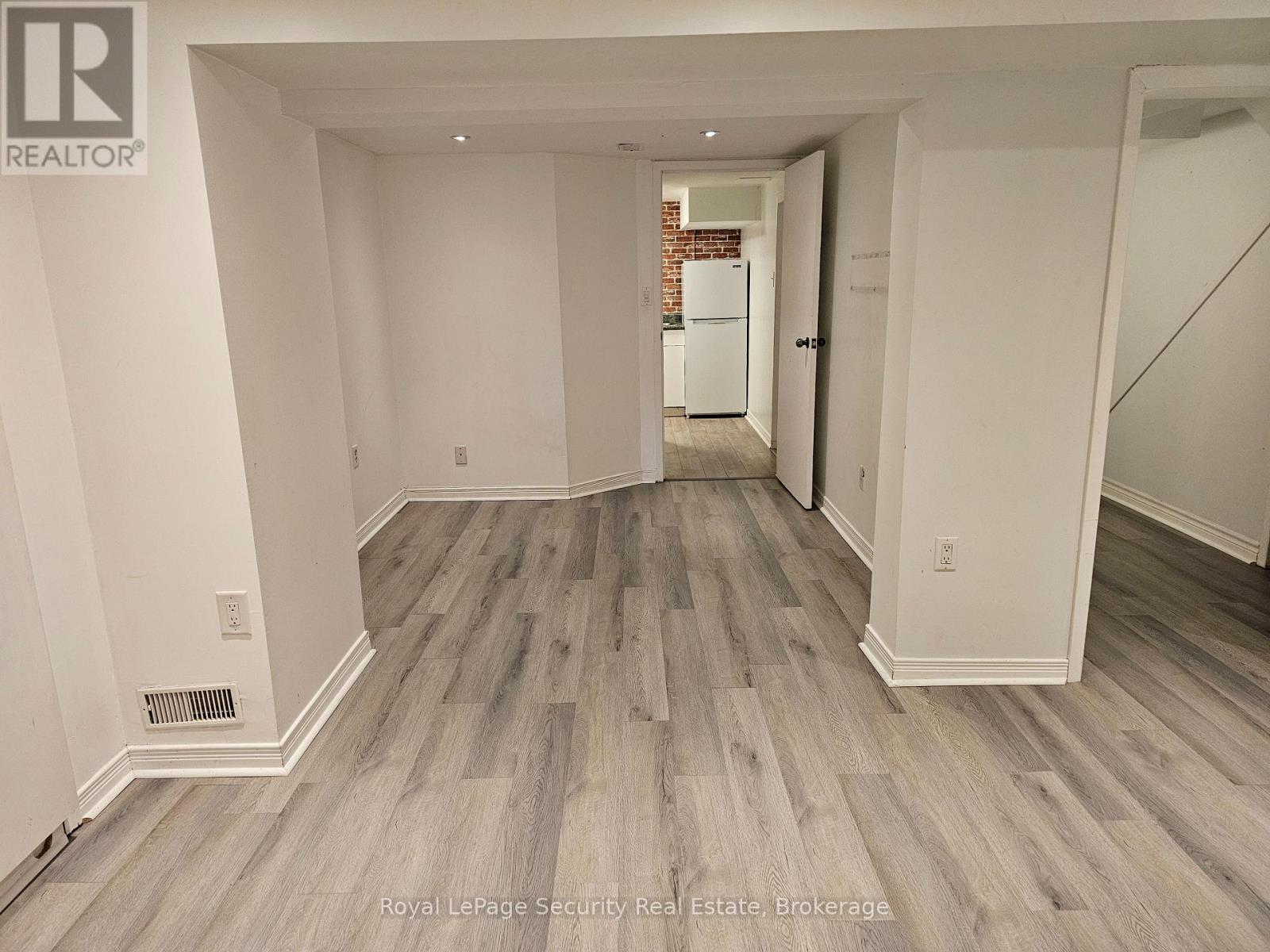 32 Wilson Court, Barrie, Ontario  L4N 5K8 - Photo 18 - S12879614