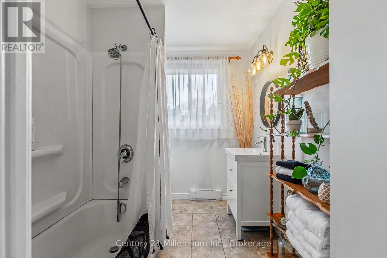 100 South Rankin Street, Saugeen Shores, Ontario  N0H 2L0 - Photo 24 - X12959984