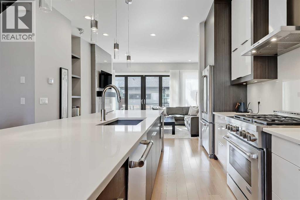 1705 46 Avenue SW, Calgary, Alberta  T2T 2R6 - Photo 8 - A2296408