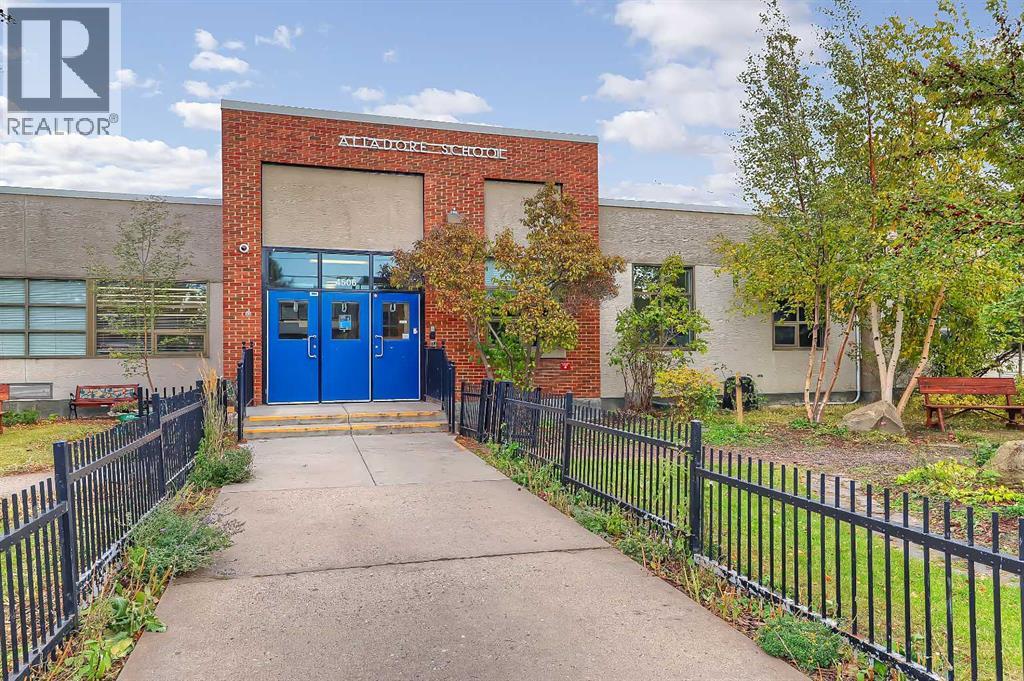 1705 46 Avenue SW, Calgary, Alberta  T2T 2R6 - Photo 39 - A2296408