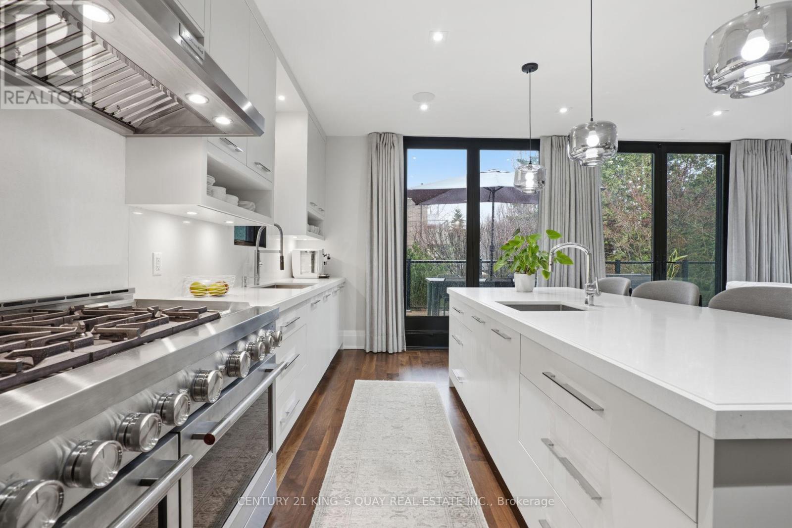 33 Nesbitt Drive, Toronto, Ontario  M4W 2G2 - Photo 14 - C12960034