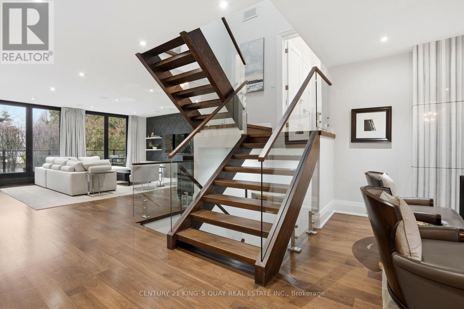 33 Nesbitt Drive, Toronto, Ontario  M4W 2G2 - Photo 16 - C12960034