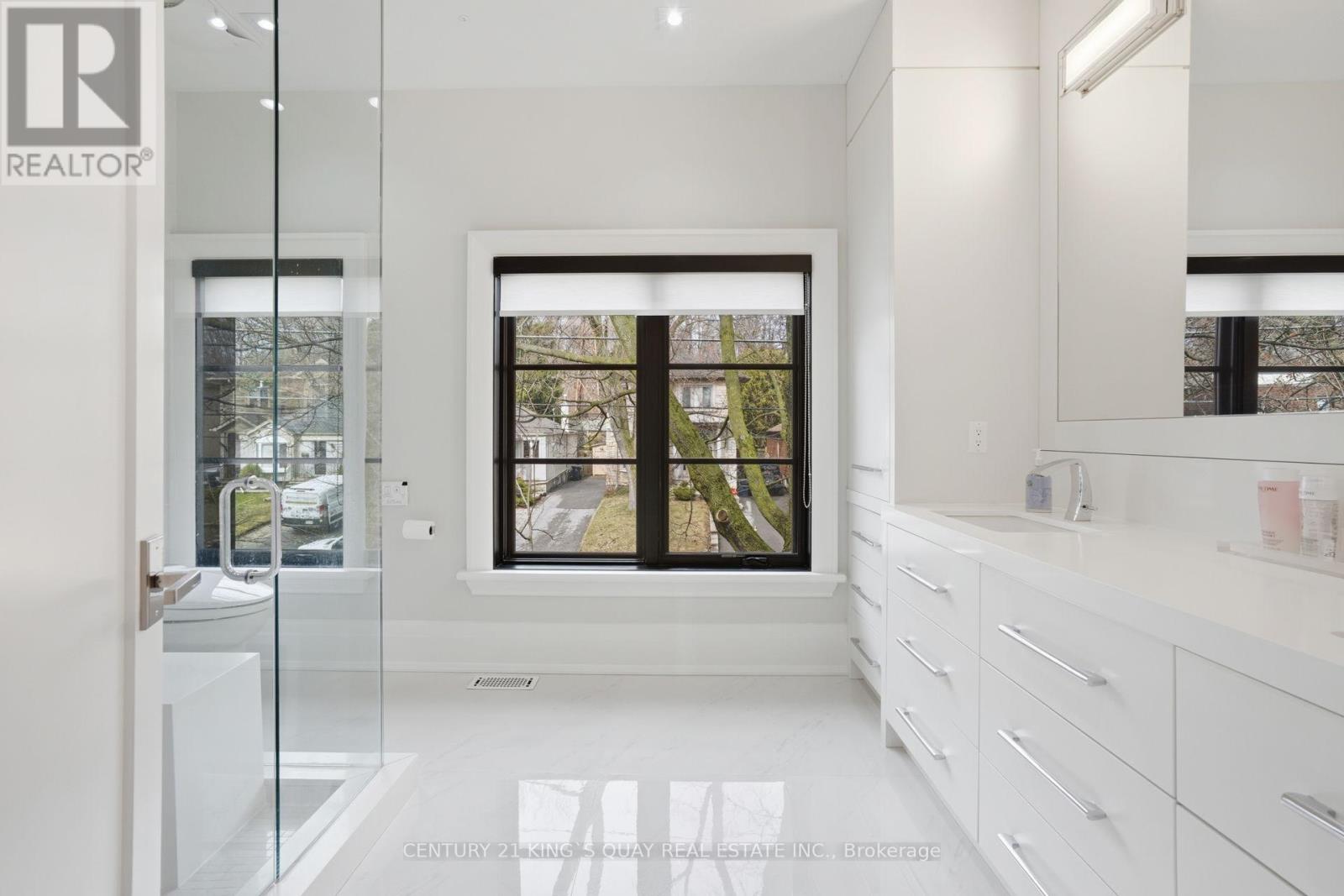 33 Nesbitt Drive, Toronto, Ontario  M4W 2G2 - Photo 23 - C12960034