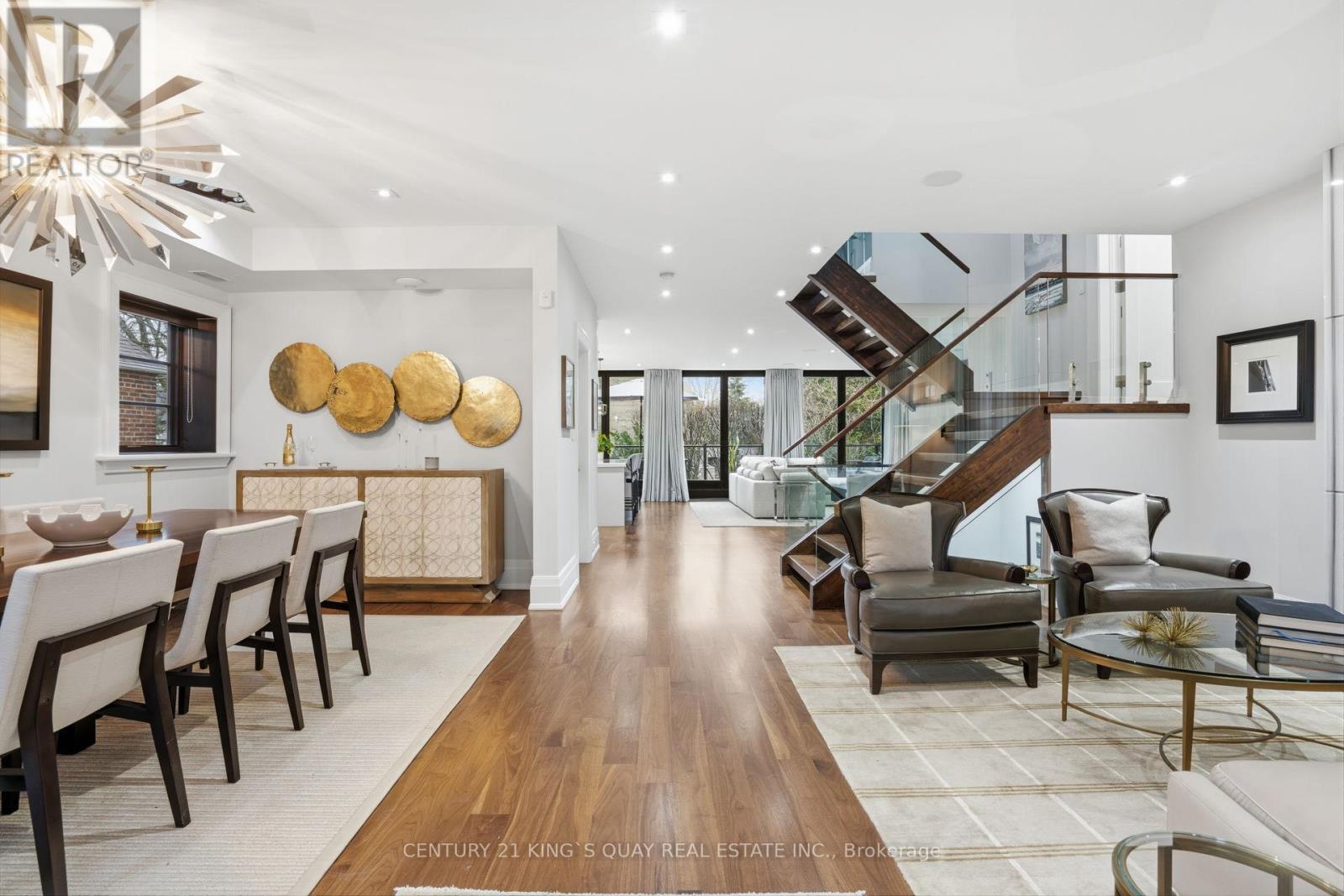 33 Nesbitt Drive, Toronto, Ontario  M4W 2G2 - Photo 3 - C12960034