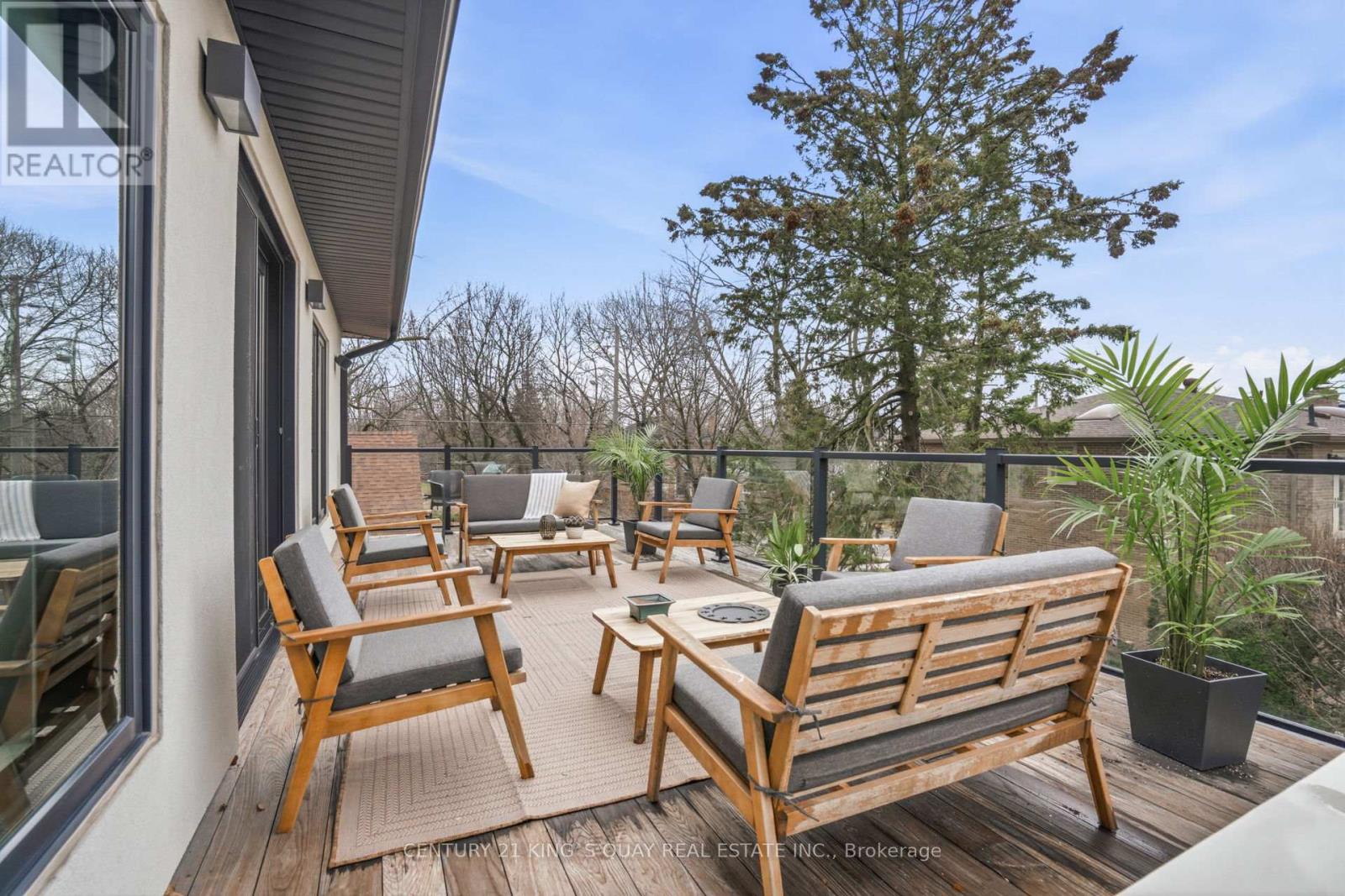 33 Nesbitt Drive, Toronto, Ontario  M4W 2G2 - Photo 32 - C12960034