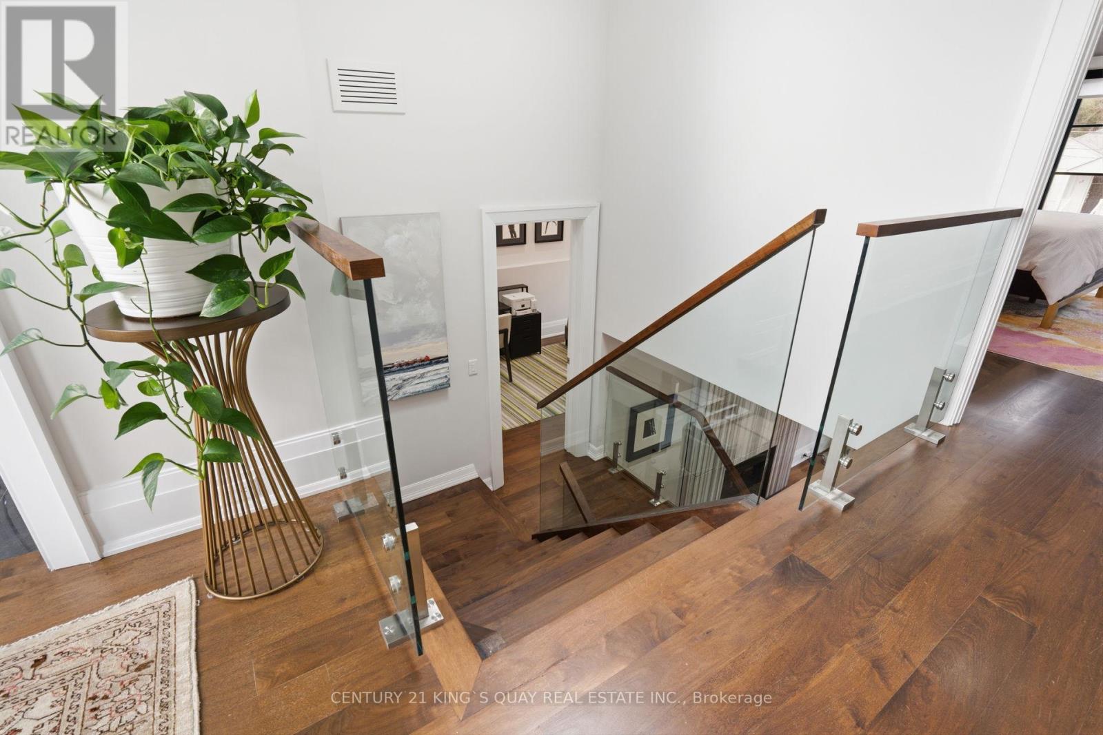 33 Nesbitt Drive, Toronto, Ontario  M4W 2G2 - Photo 34 - C12960034