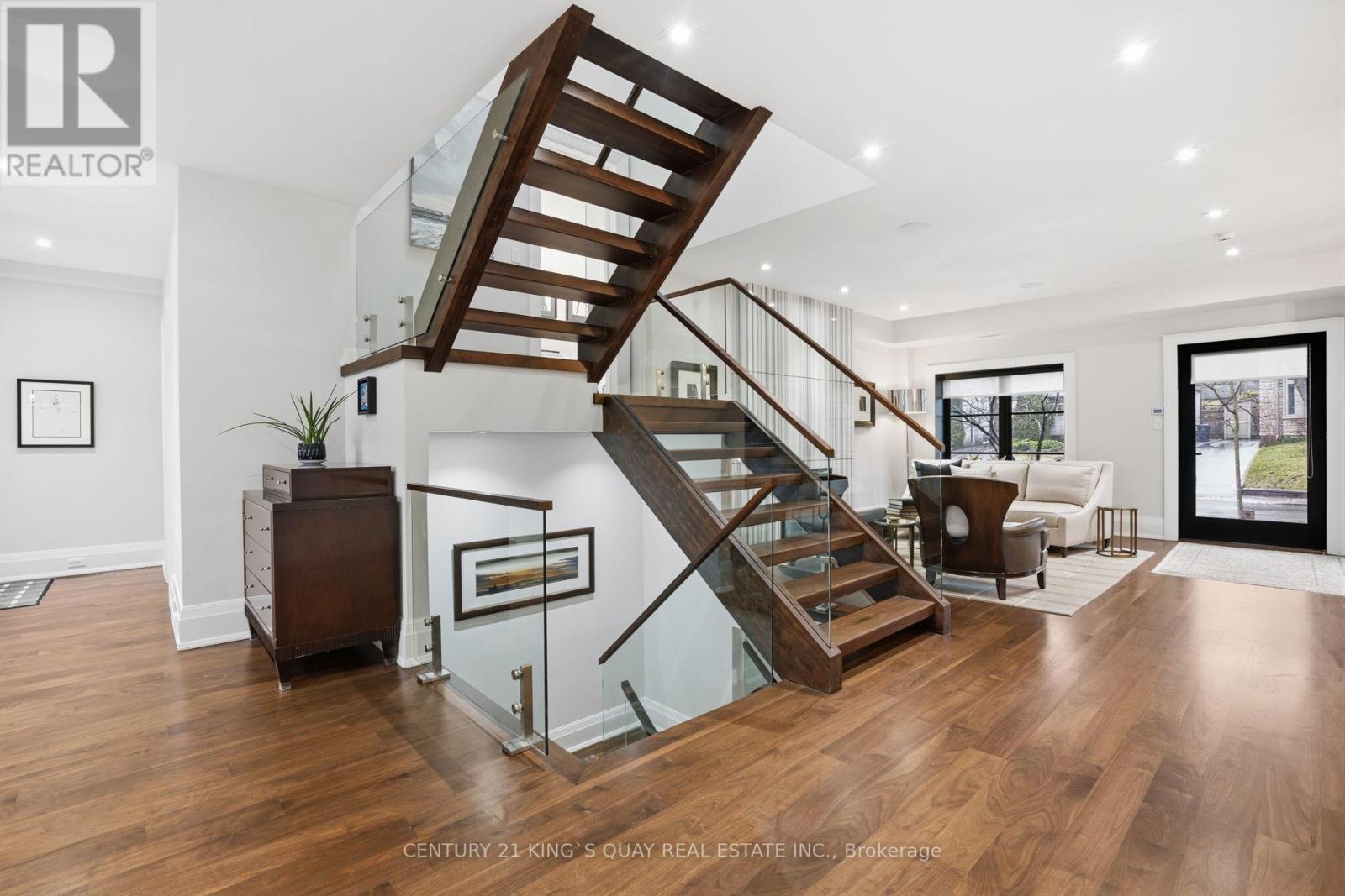 33 Nesbitt Drive, Toronto, Ontario  M4W 2G2 - Photo 37 - C12960034